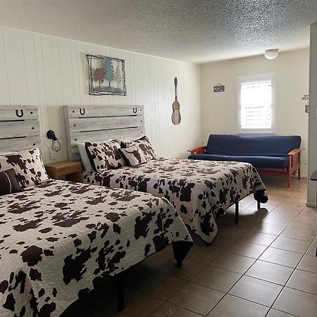 Horseshoe Riverside Lodge Canyon Lake Extérieur photo
