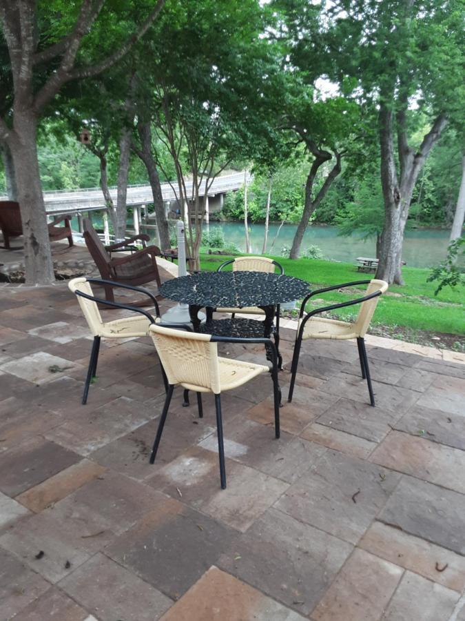 Horseshoe Riverside Lodge Canyon Lake Extérieur photo