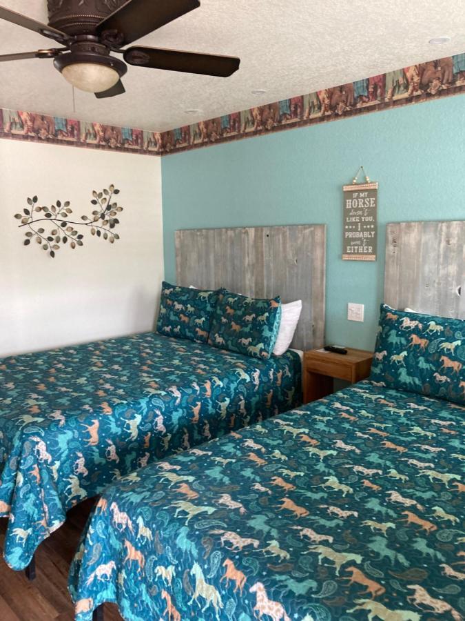 Horseshoe Riverside Lodge Canyon Lake Extérieur photo
